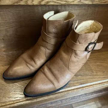 브라운 가죽 앵클부츠 24.5cm