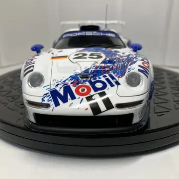 타미야 1/24 포르쉐 911 GT1 프라모델 완성품입니다.