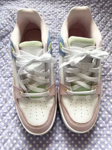 새상품급 푸마 우먼 슬립스트림 스니커즈 24cm