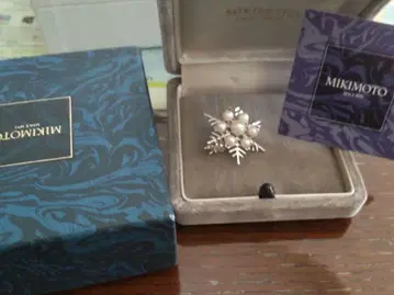 MIKIMOTO 눈꽃 디자인 브로치