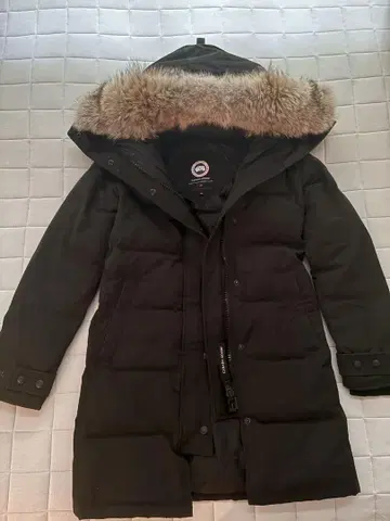 Canada Goose 블랙 다운 자켓