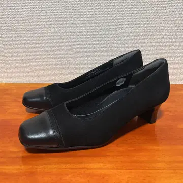 새상품급 FAUVE 펌프스 블랙 23.5cm 리갈