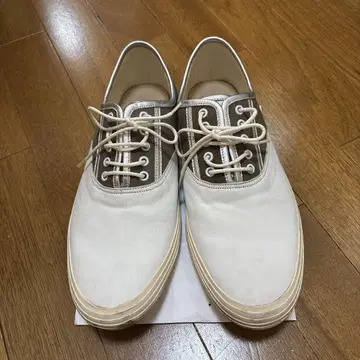 화이트/브라운 캐주얼 슈즈