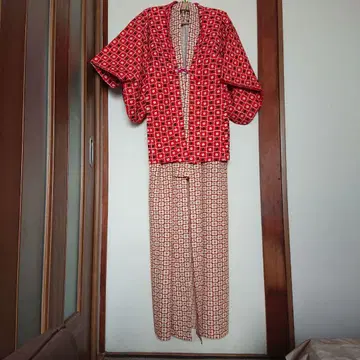 앙상블 단의 기모노 레트로 꽃무늬 겉옷 시츠케 포함