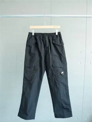 C.P. COMPANY 팬츠 남성용 카고 팬츠 블랙 50 사이즈