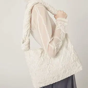 MURRAL Dahlia shrinking embroidery bag
