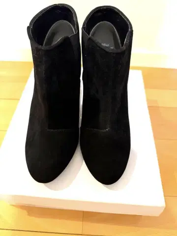 그린 라벨 릴랙싱 스웨이드 부티 사이드 고어 부츠 숏부츠 블랙