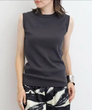 good grief crew neck no sleeve top