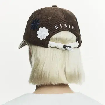 Bibiy. B. CLUB CAP