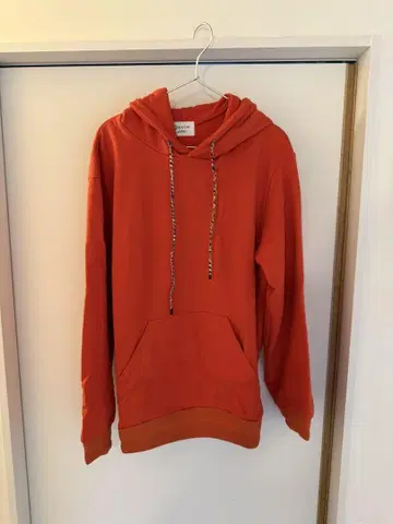 KUON 오렌지 후드 부착 후드티