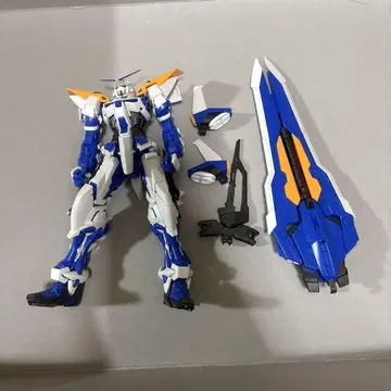 MG 1/100 건담 아스트레이 블루 프레임 세컨드 리바이브