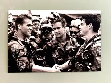 세일 중 - 톰 크루즈와 발 킬머 친필 사인 엽서 사이즈 사진