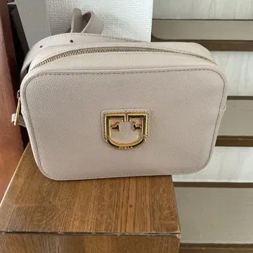 FURLA 베이지 가죽 숄더백
