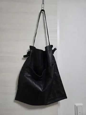 천연 가죽 소 가죽 숄더백 블랙 포켓 작가