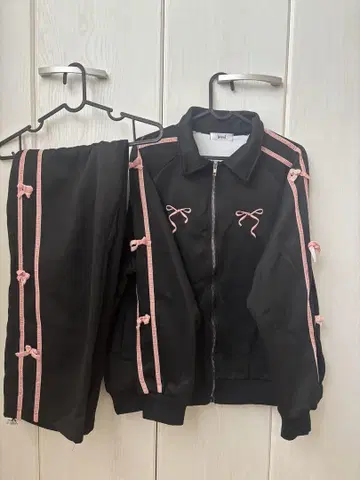 리본 포함 저리 셋업 블랙 x 핑크