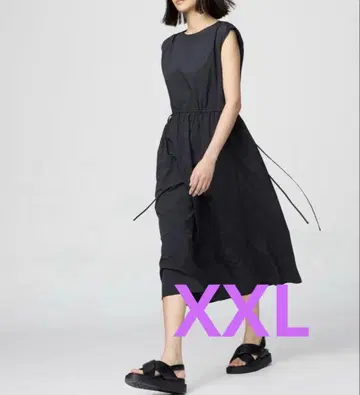 유니클로 C 개더 원피스 슬리브리스 블랙 XXL
