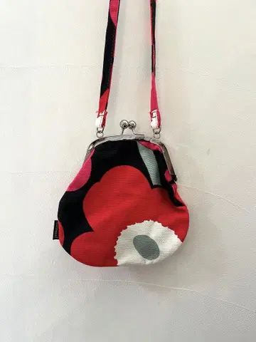 마리메꼬 우니코 가마구치 숄더 레드