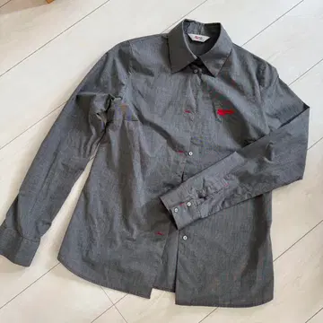 비비안 타무 긴팔 셔츠 빨간색 드래곤 러버 얼룩 있음