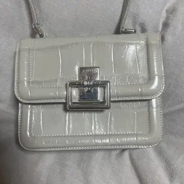 FURLA 크로커다일 패턴 숄더백