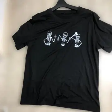 새상품 스켈레톤 디자인 T셔츠 블랙