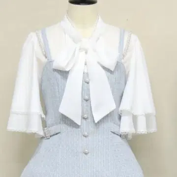 플레어 슬리브 보타이 블라우스 아이보리