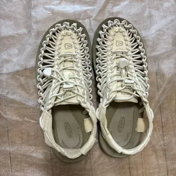 KEEN 스포츠 샌들 화이트