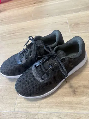 27.5cm 언더아머 스니커즈