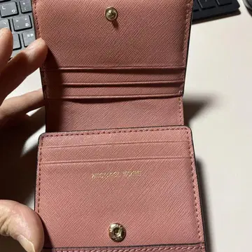MICHAEL KORS 핑크 접이식 지갑