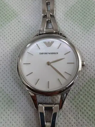 EMPORIO ARMANI 아날로그 손목시계 화이트