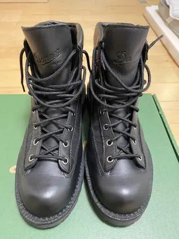 대너 필드 블랙