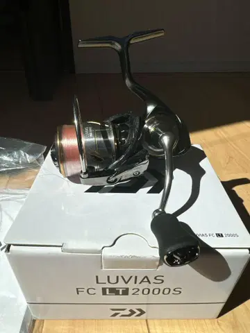 LUVIAS FC LT2000S 스피닝 릴