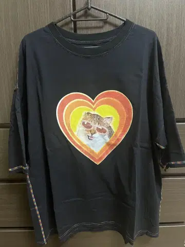 RE. 나카 리이사 T셔츠 오카카 블랙