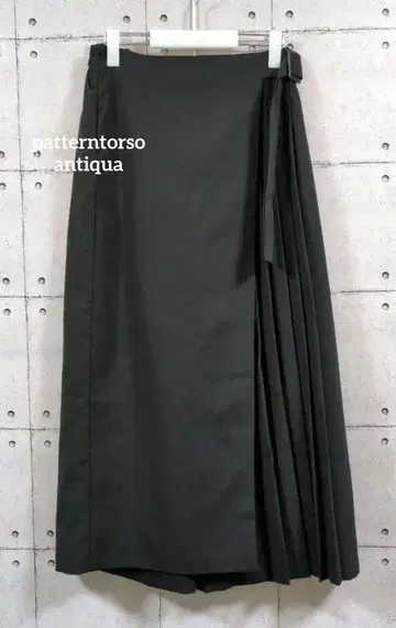 patterntorso antiqua 사이드 플리츠 랩 와이드 팬츠