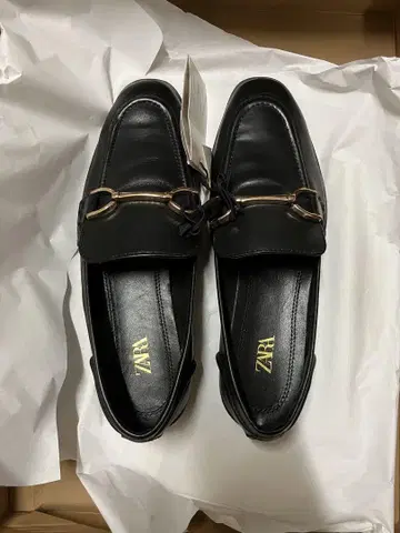 미사용 새상품 ZARA 로퍼