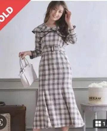 파이핑 프릴 원피스