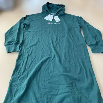 코엔 챔피온 콜라보 원피스