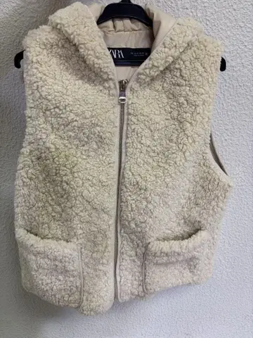 ZARA 후드 부착 보아 베스트 S 사이즈