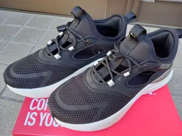 PUMA SOFTRIDE 블랙 스니커즈