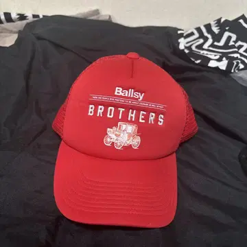 Ballsy Brothers 레드 메쉬 캡