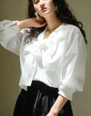 [ Lallia Mu ] 멀티 웨이 리본 블라우스