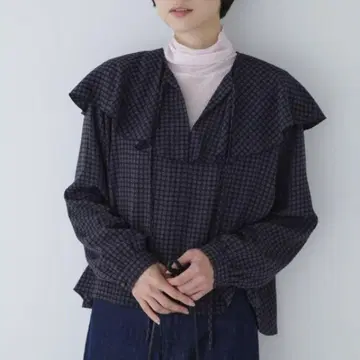 human woman 도트 프린트 카라 부착 블라우스