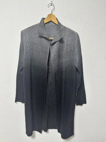 스페치오 셔틀 플리츠 그라데이션 롱 자켓