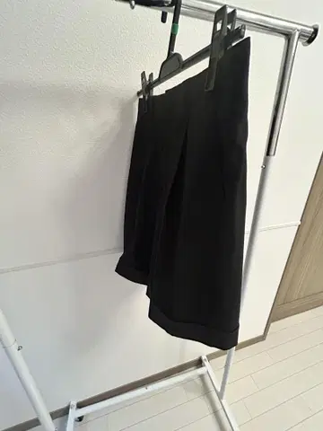 블랙 숏팬츠 접힌 밑단