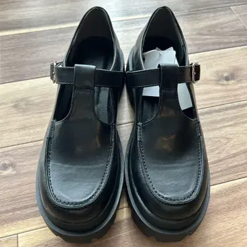 센스 오브 플레이스 로퍼