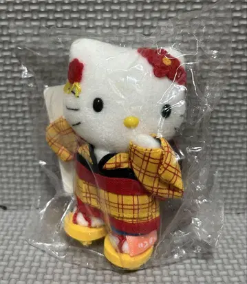 헬로키티 이즈 지역 한정 봉제 인형 볼체인