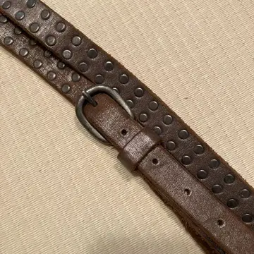 프랑스 브랜드 쟈딕 앤 볼테르 스터드 가죽 벨트