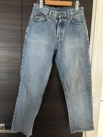Calvin Klein 라이트 블루 스트레이트 데님