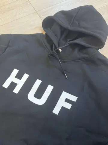[미사용 새상품] HUF 하프 블랙 후드티
