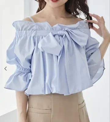 마제스틱 레곤 빅 리본 오프숄더 블라우스