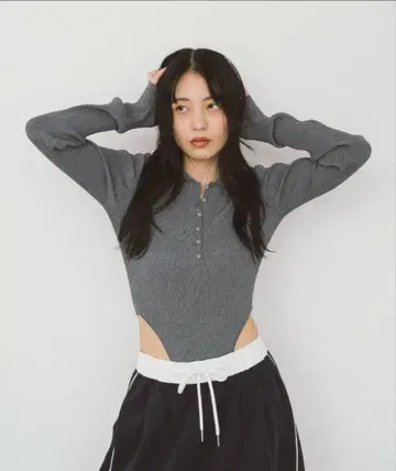 [ 시착만 한 상품 미사용 ] HANNE 그레이 긴팔 바디수트